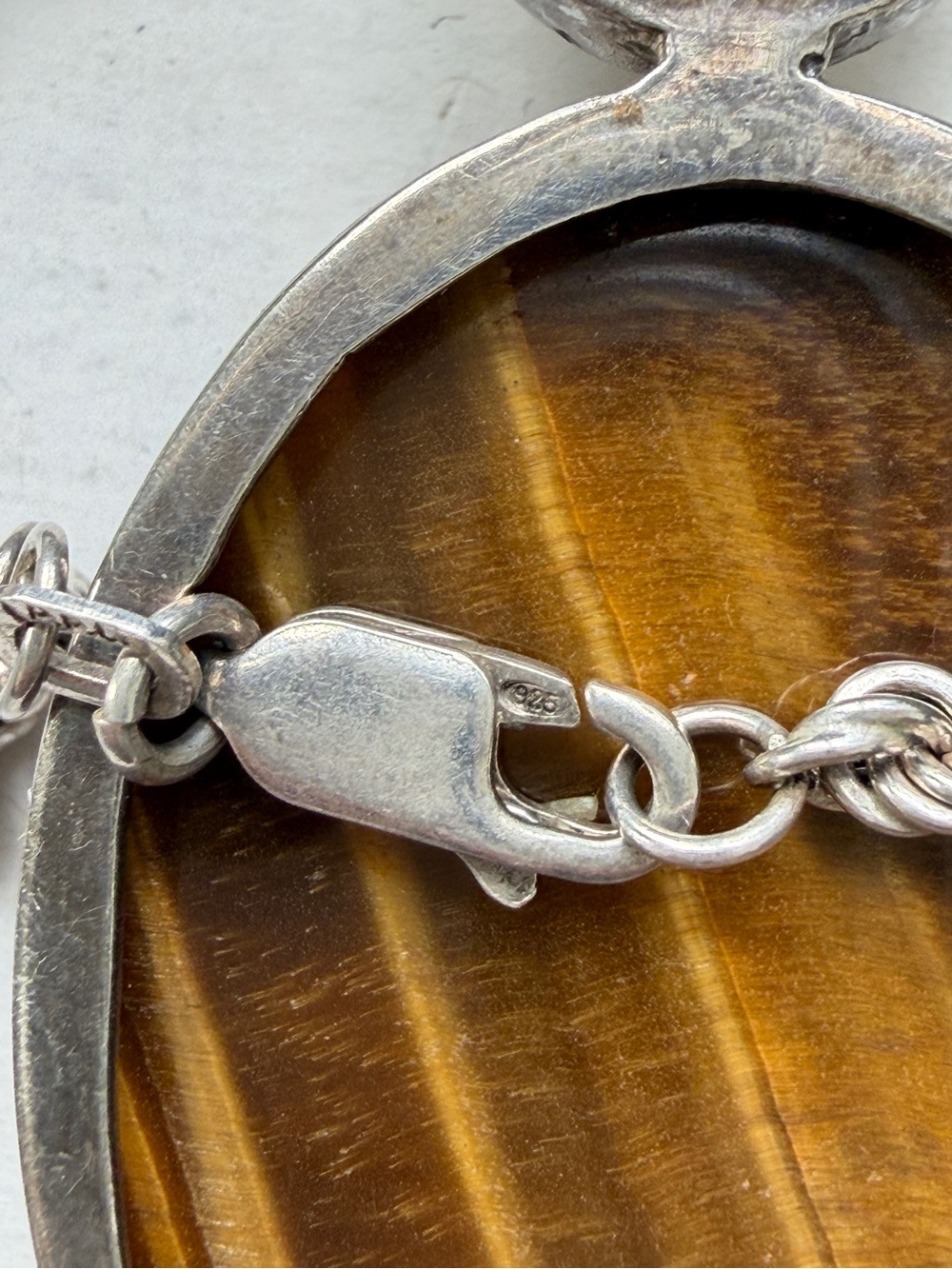 925 sterling silver necklace w/ oval tiger's eye pendant adorned w/ pearl - Picture 4 of 4
